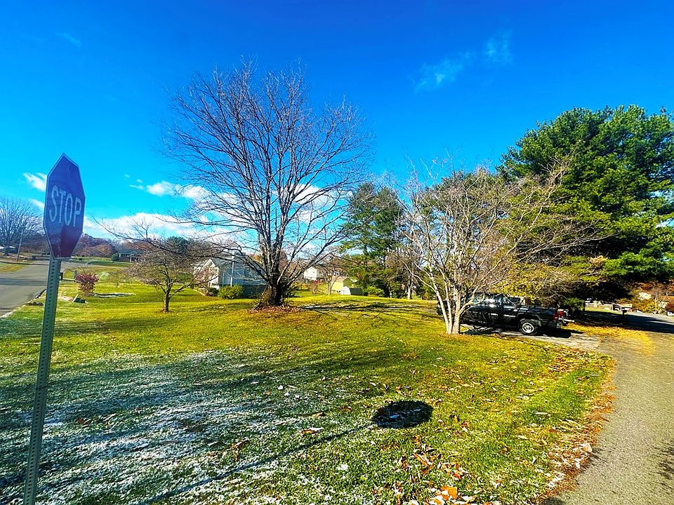 2nd image of 403 Lynnwood Dr