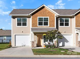 1214 Pauline Trail Dr, Arden, NC 28704