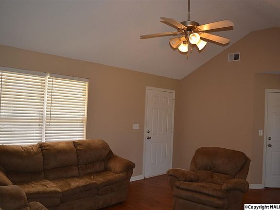 4th image of 381 Shady Ln