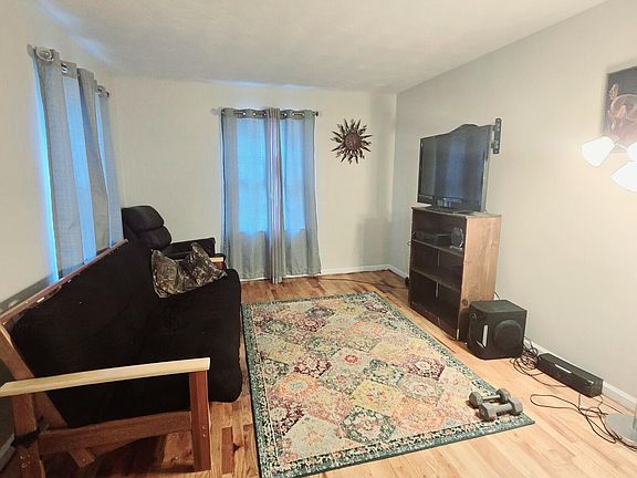 4th image of 1120 Tisdale Ave