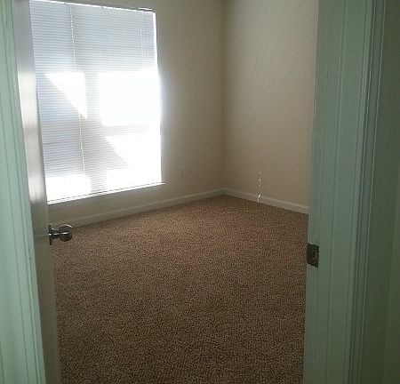 5th image of 70 Jefferson Pkwy APT J