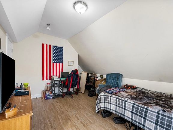 4th image of 176 Mill St #2
