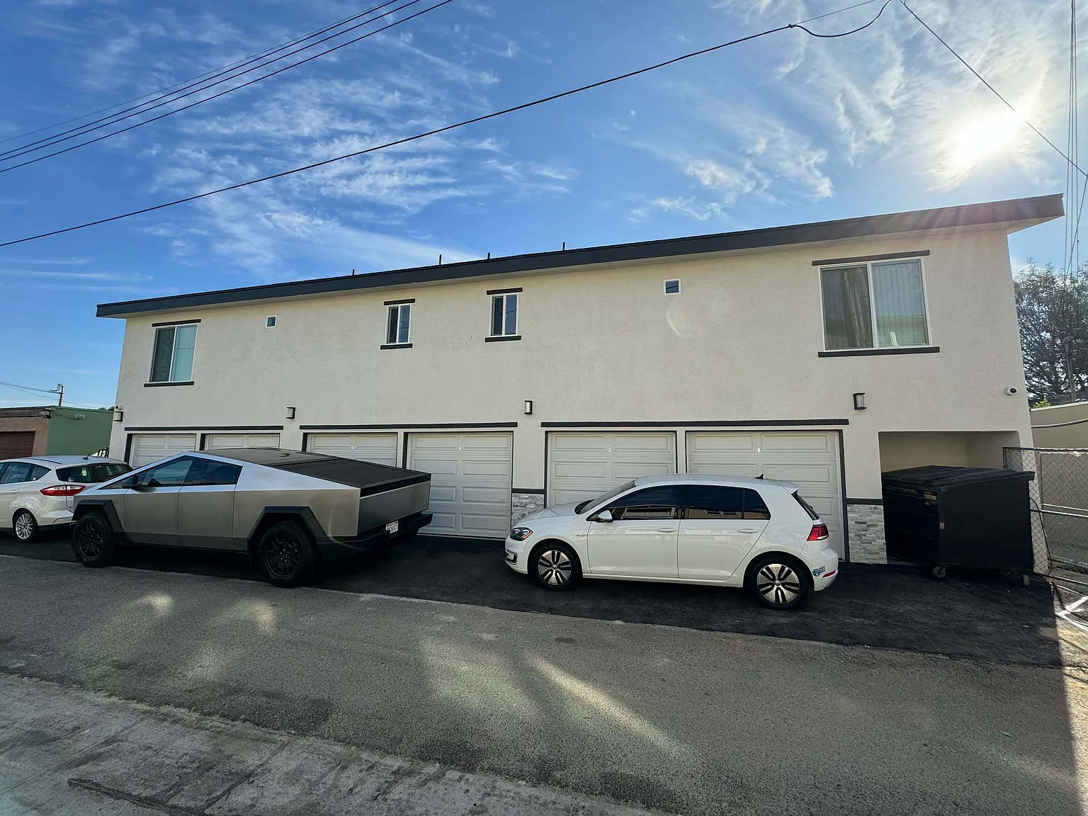 525 S Highland Ave — Photo 4