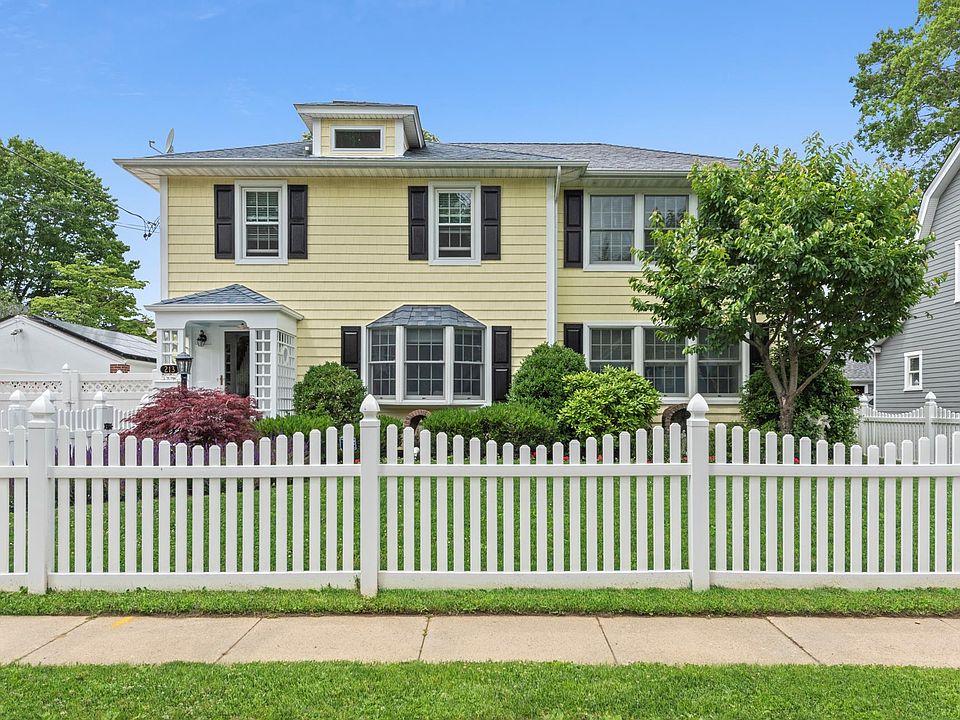 1st image of 213 Castle Ave
