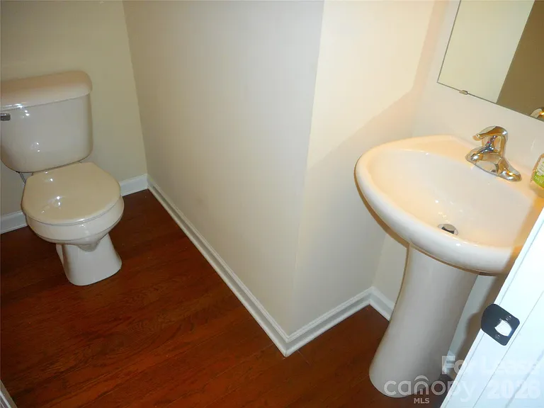 418 Windsor Gate Dr — Photo 23
