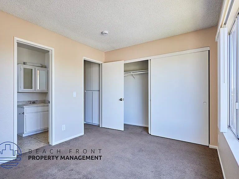 1636 E 6th St — Photo 16