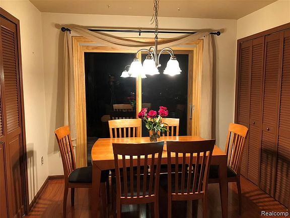 5th image of 2109 Burgundy St