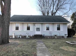 704 S Park Ave, Fowler, IN