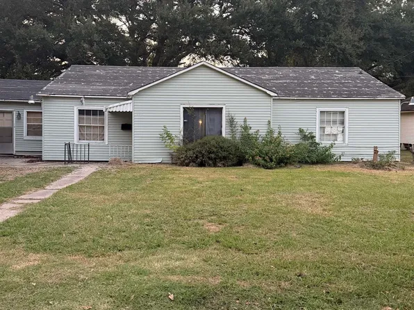 520 W 11th St, Crowley, LA 70526