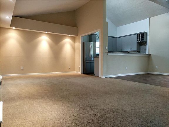 4th image of 607 N Shady Ln
