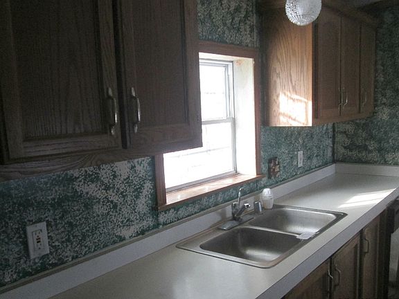 4th image of 222 N Liberty St