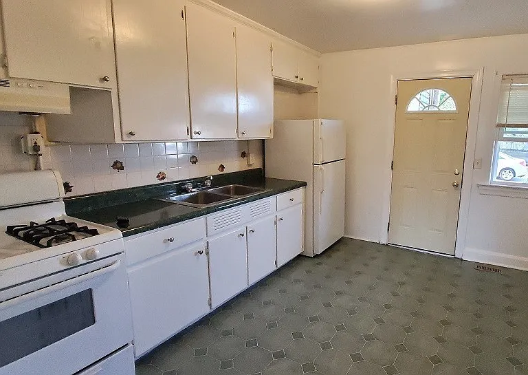 Inlet Pointe Apartments — Photo 16