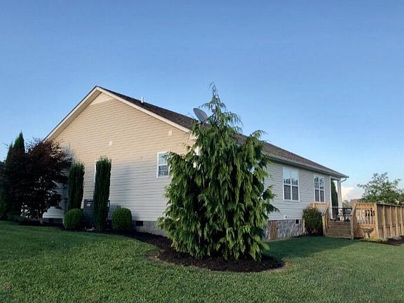 5th image of 216 Westwood Dr