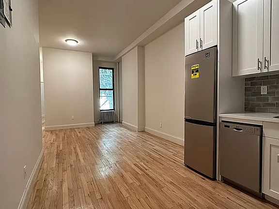 2nd image of 313 W 54th St #1RE