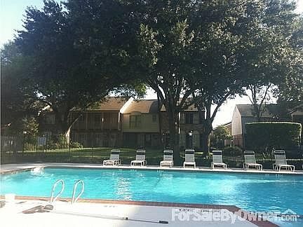 3rd image of 5813 Lynbrook Dr