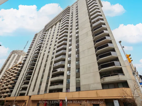 470 Laurier Ave W #1407, Ottawa, ON K1R 7W9