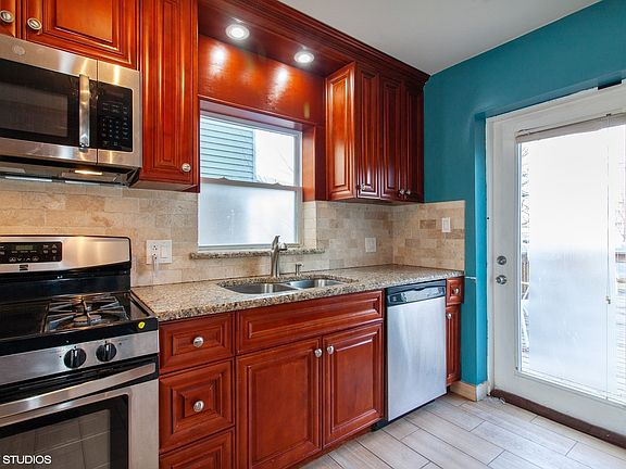 5th image of 751 Norfolk Ave