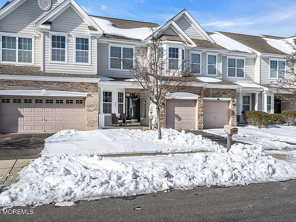 3rd image of 268 Hawthorne Lane