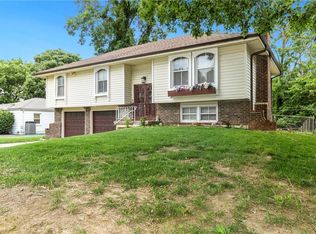 3417 NE Prather Rd, Kansas City, MO 64116