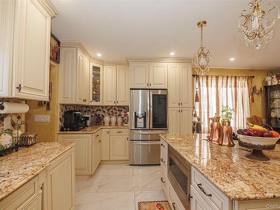 4th image of 1715 Hering Avenue