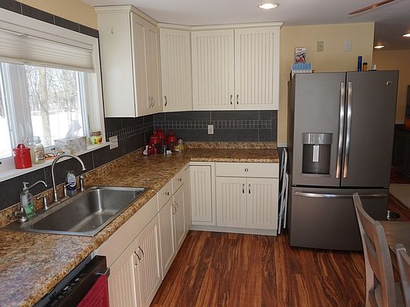 3rd image of 104 Long Pond Rd