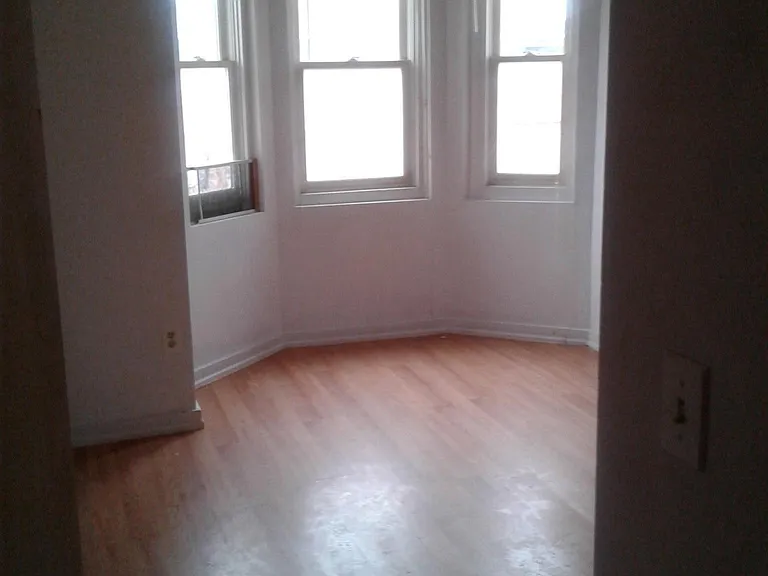 114 S Ferry St #3 — Photo 4