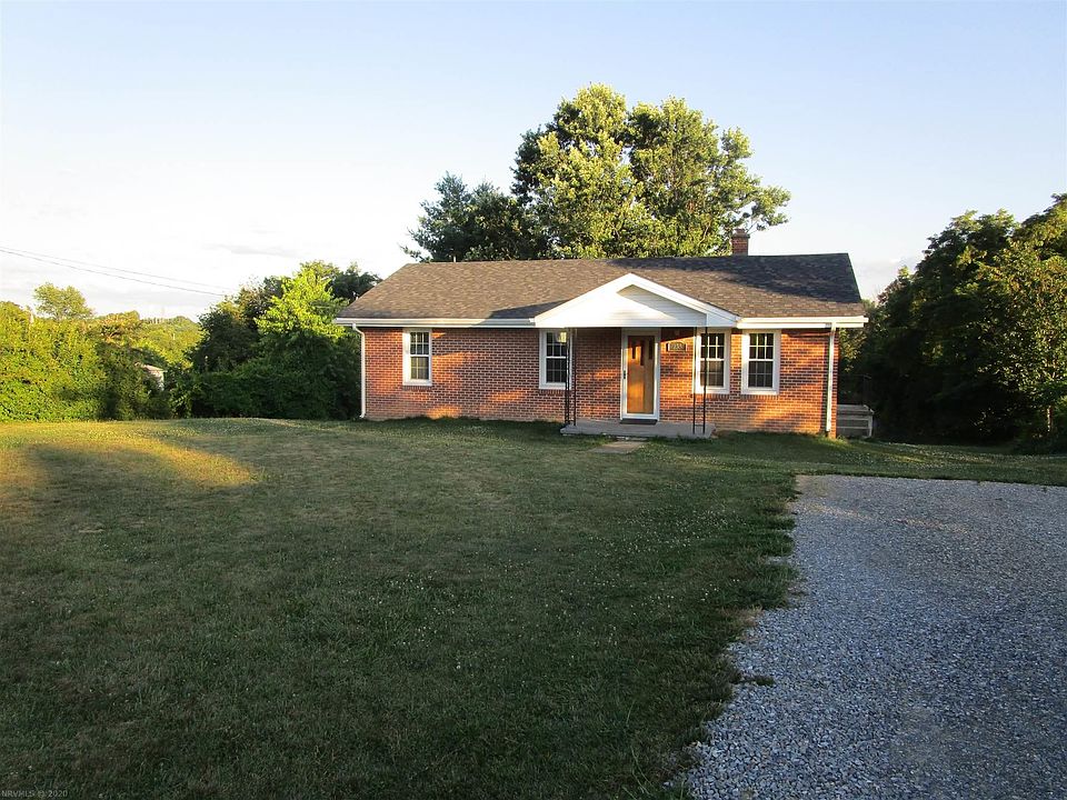1st image of 235 White Pine Dr NE