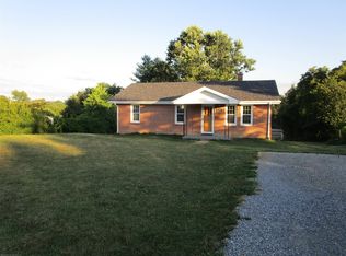 235 White Pine Dr NE, Christiansburg, VA 24073