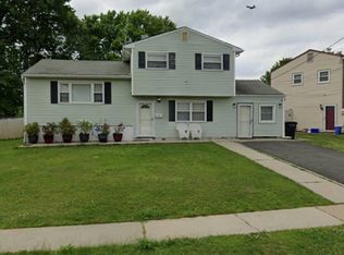 3 Etheridge Dr, Carteret, NJ 07008