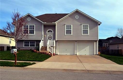 1st image of 616 SW Muriel Dr