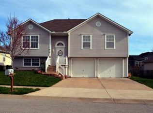 616 SW Muriel Dr, Grain Valley, MO 64029