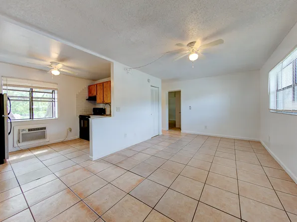 2142 Bradford St APT 306, Clearwater, FL 33760