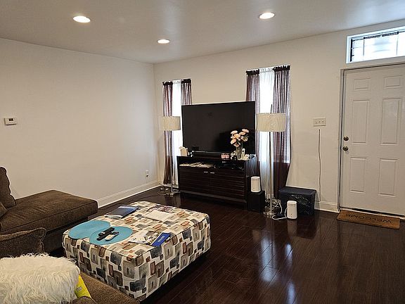 3rd image of 1739 Margaret St