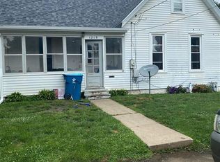 1219 W 4th St, Dixon, IL 61021