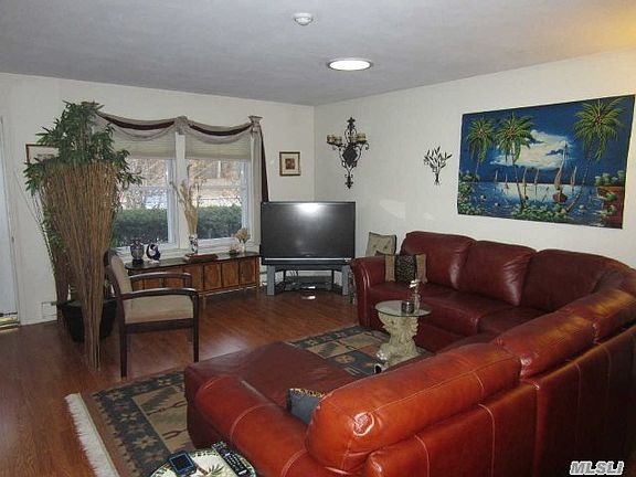 3rd image of 20 Freedom Ln