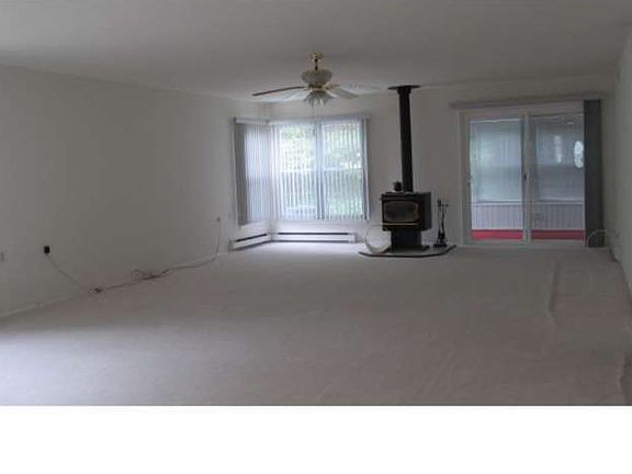 5th image of 82 Buckingham Dr