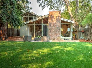 952 Lundy Ln, Los Altos, CA 94024
