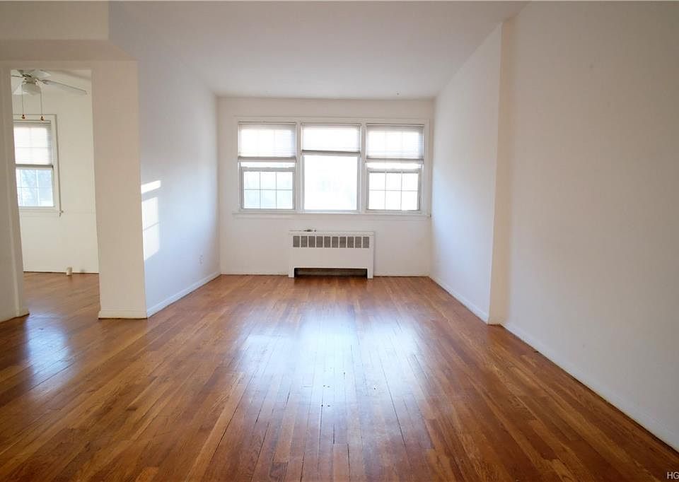 1st image of 35 Morningside Dr