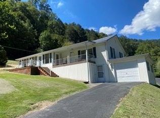 1073 Payton Rd, Oakwood, VA 24631