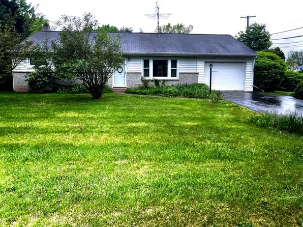 332 Valley Rd, Etters, PA 17319