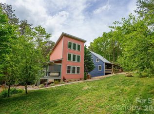 14 Locust St, Black Mountain, NC 28711