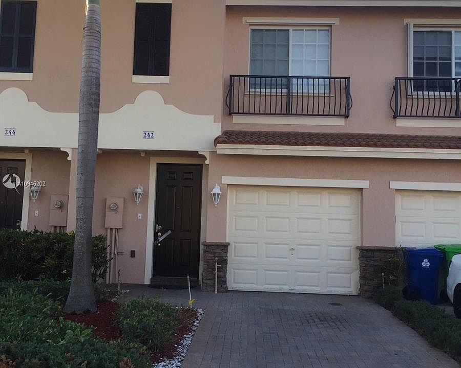 1st image of 242 Las Brisas Cir #242