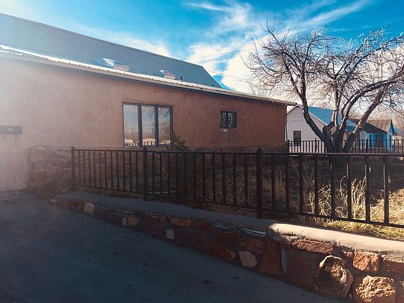 3rd image of 631 Chavez St