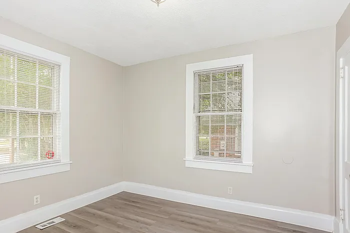 2358 Forster St — Photo 9