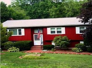 112 Thoreau Dr, Shelton, CT 06484
