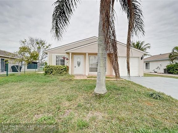 Home For Sale In Country Park