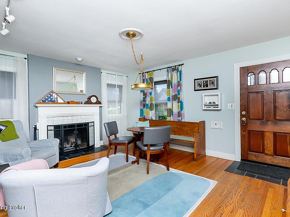 2nd image of 2415 Mount Claire Ave