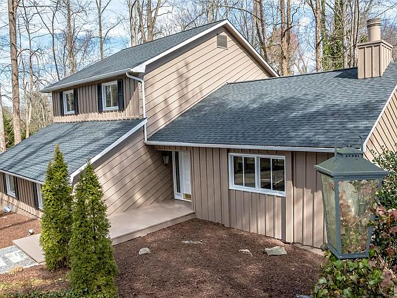 4th image of 212 Riverside Dr