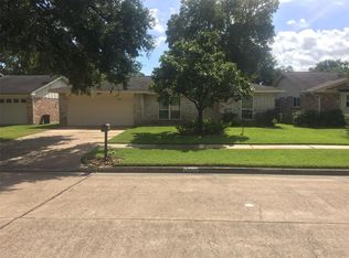 13627 Fernhill Dr, Sugar Land, TX 77498