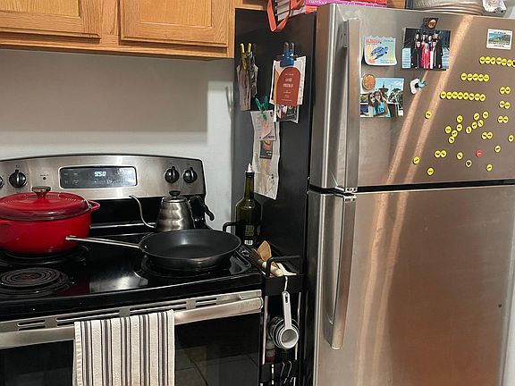 5th image of 2115 N Sedgwick St APT 1